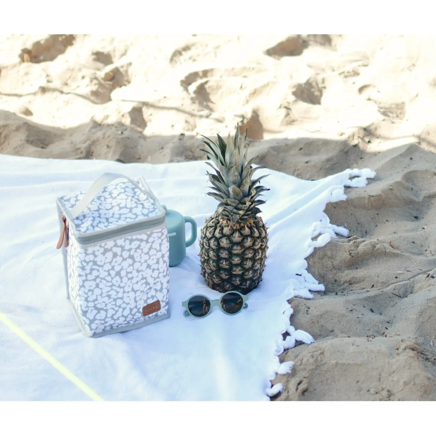 BÉABA Sacs Isotherme Bébé|Goûter Sain*Pochette repas isotherme Fleur de cerisier Black/pinkgold